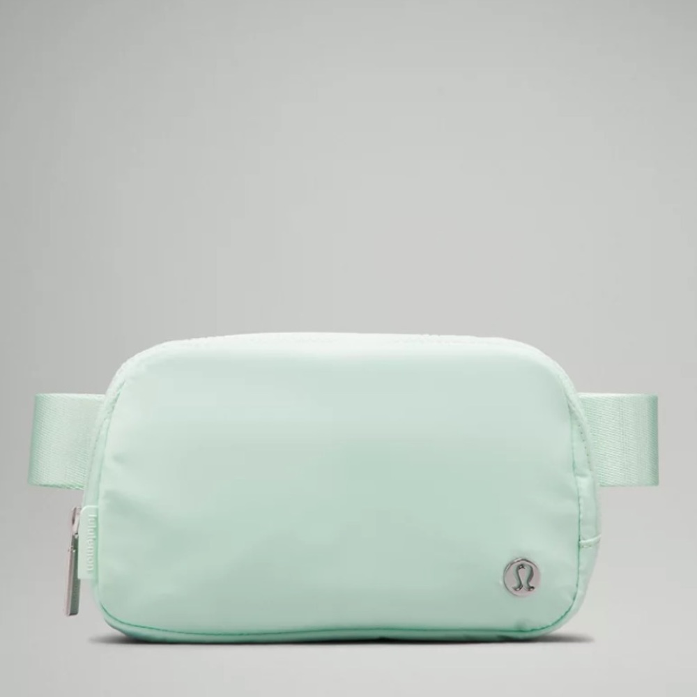NWT Lululemon Athletica Everywhere Belt Bag in Mint Moment - Picture 1 of 6